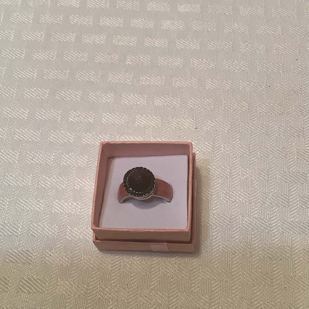 Ganz Elegant Silver Ring With Dark Red Accent 15$